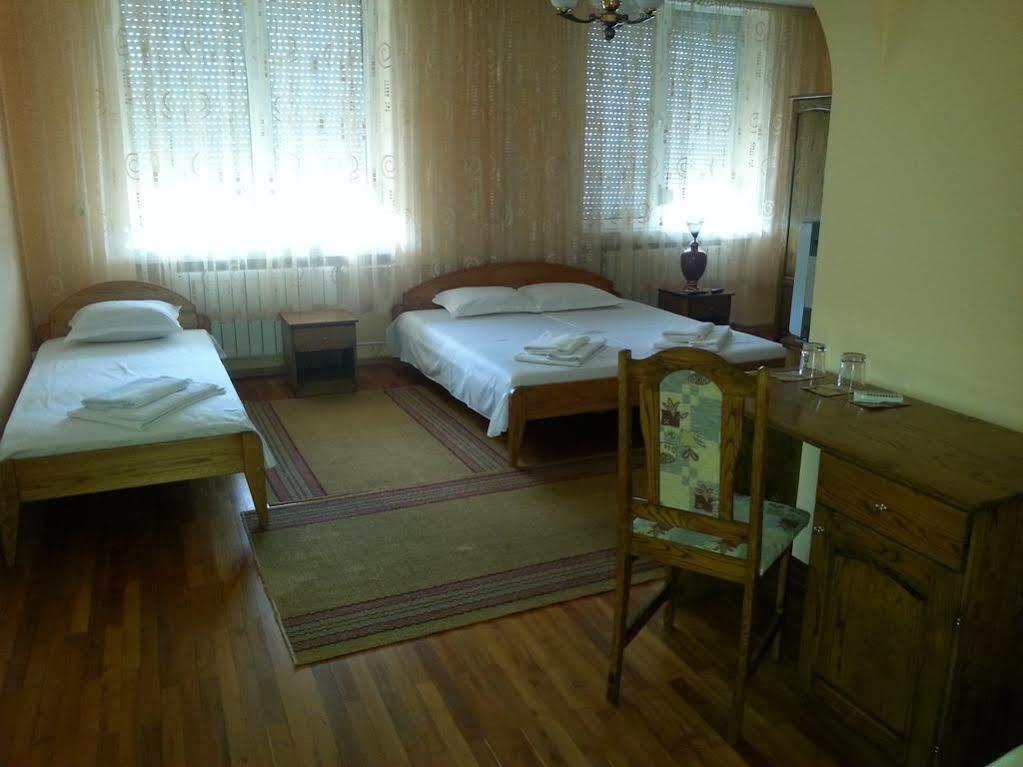 Kanclera Hotel Kaspichan Luaran gambar
